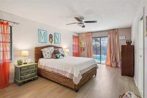 House in Tampa, Florida 3 bedrooms, 289.11 sq.m. № 1785438 - photo 24