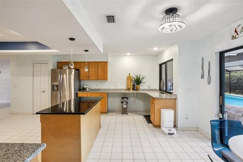 House in Tampa, Florida 3 bedrooms, 289.11 sq.m. № 1785438 - photo 12