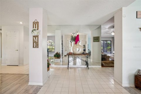 House in Tampa, Florida 3 bedrooms, 289.11 sq.m. № 1785438 - photo 26