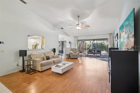 House in Tampa, Florida 3 bedrooms, 289.11 sq.m. № 1785438 - photo 5