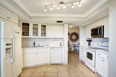 Condo in Dania Beach, Florida, 3 bedrooms  № 1842497 - photo 9