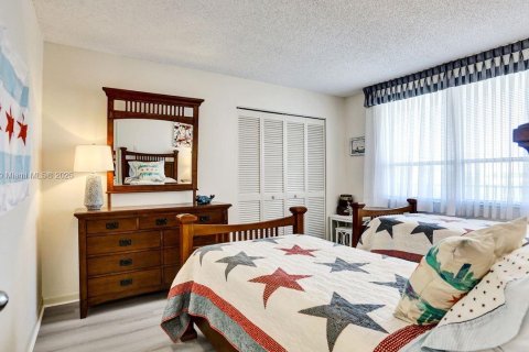 Condo in Dania Beach, Florida, 3 bedrooms  № 1842497 - photo 19