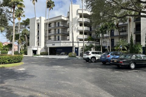 Condo in Dania Beach, Florida, 3 bedrooms  № 1842497 - photo 1