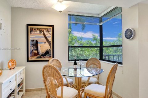 Condo in Dania Beach, Florida, 3 bedrooms  № 1842497 - photo 11