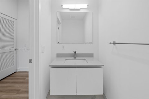 Снять в аренду квартиру в Халландейл-Бич, Флорида 2 спальни, 137.77м2, № 1975780 - фото 16