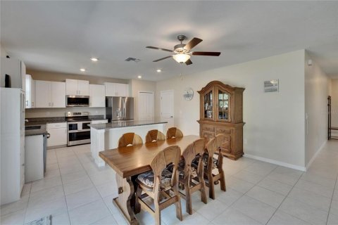 House in Riverview, Florida 4 bedrooms, 244.8 sq.m. № 1636819 - photo 12
