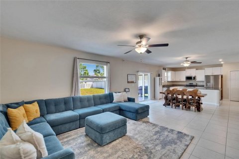 House in Riverview, Florida 4 bedrooms, 244.8 sq.m. № 1636819 - photo 10