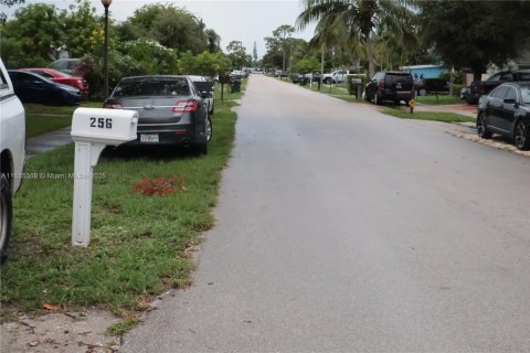 House in Greenacres, Florida 2 bedrooms, 89.19 sq.m. № 1823700 - photo 4