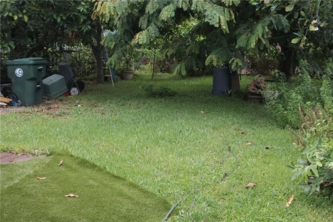 House in Greenacres, Florida 2 bedrooms, 89.19 sq.m. № 1823700 - photo 11
