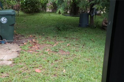 House in Greenacres, Florida 2 bedrooms, 89.19 sq.m. № 1823700 - photo 15