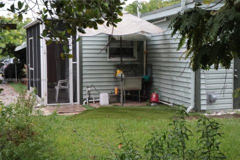 House in Greenacres, Florida 2 bedrooms, 89.19 sq.m. № 1823700 - photo 21