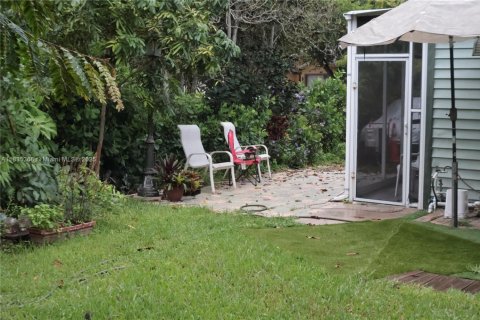 House in Greenacres, Florida 2 bedrooms, 89.19 sq.m. № 1823700 - photo 20