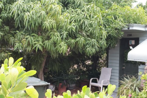 House in Greenacres, Florida 2 bedrooms, 89.19 sq.m. № 1823700 - photo 7