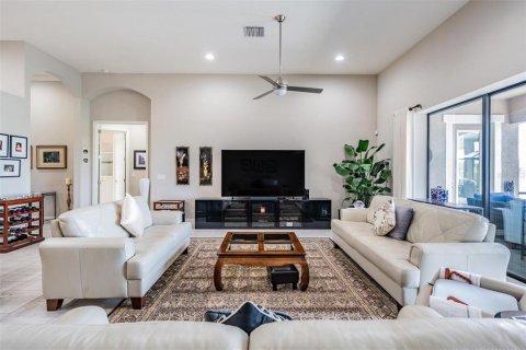 House in Wesley Chapel, Florida 4 bedrooms, 294.31 sq.m. № 1684604 - photo 13