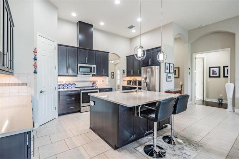 House in Wesley Chapel, Florida 4 bedrooms, 294.31 sq.m. № 1684604 - photo 8