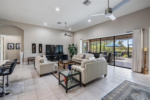 House in Wesley Chapel, Florida 4 bedrooms, 294.31 sq.m. № 1684604 - photo 10