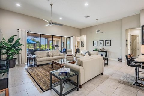House in Wesley Chapel, Florida 4 bedrooms, 294.31 sq.m. № 1684604 - photo 12