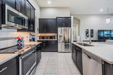 House in Wesley Chapel, Florida 4 bedrooms, 294.31 sq.m. № 1684604 - photo 9