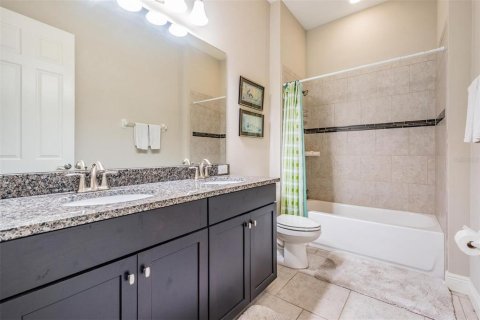 House in Wesley Chapel, Florida 4 bedrooms, 294.31 sq.m. № 1684604 - photo 24