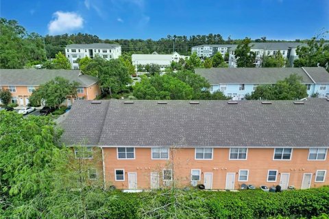 Condo in Gainesville, Florida, 2 bedrooms № 2238640 - photo 26