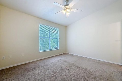 Condo in Gainesville, Florida, 2 bedrooms № 2238640 - photo 19