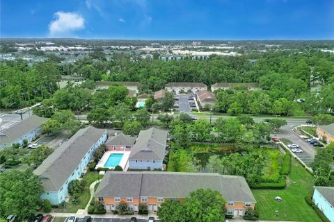 Condo in Gainesville, Florida, 2 bedrooms № 2238640 - photo 27