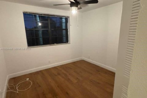 Снять в аренду кондоминиум в Корал-Спрингс, Флорида 3 спальни, 121.24м2, № 1992570 - фото 9