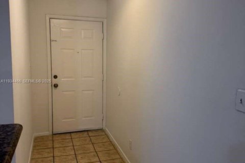 Снять в аренду кондоминиум в Корал-Спрингс, Флорида 3 спальни, 121.24м2, № 1992570 - фото 13