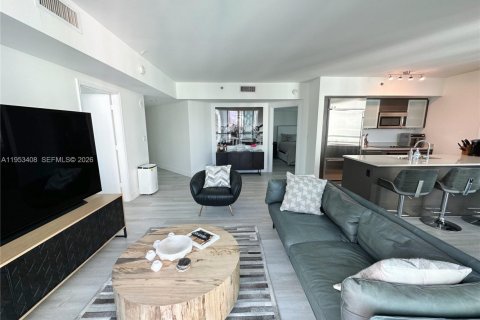 Кондоминиум с 2 спальнями в Майами, Флорида № 2007860