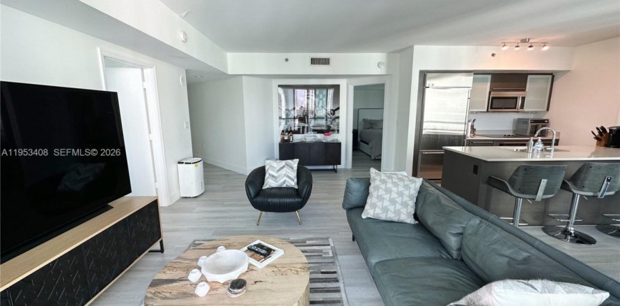 Кондоминиум с 2 спальнями в Майами, Флорида № 2007860