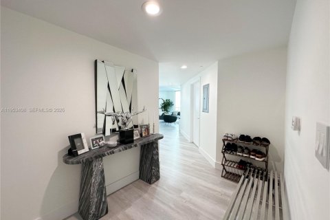 Снять в аренду кондоминиум в Майами, Флорида 2 спальни, 104.33м2, № 2007860 - фото 3