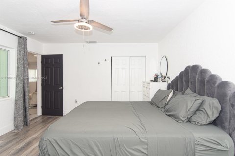 Villa ou maison à vendre à Miramar, Floride: 4 chambres, 145.11 m2 № 1475780 - photo 16