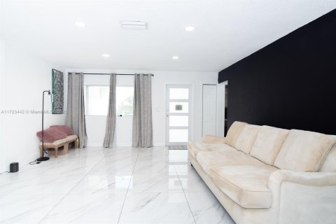 Villa ou maison à vendre à Miramar, Floride: 4 chambres, 145.11 m2 № 1475780 - photo 9