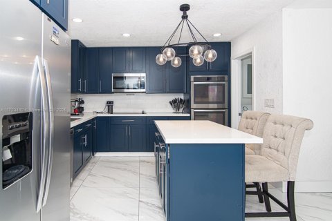 Villa ou maison à vendre à Miramar, Floride: 4 chambres, 145.11 m2 № 1475780 - photo 4