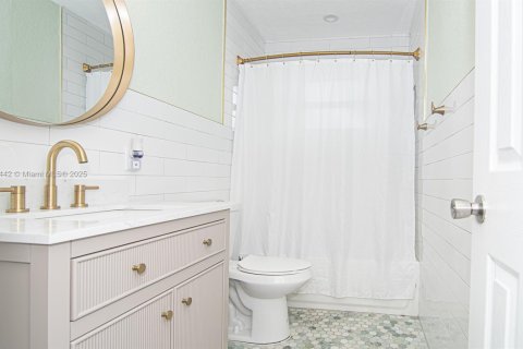 Villa ou maison à vendre à Miramar, Floride: 4 chambres, 145.11 m2 № 1475780 - photo 13