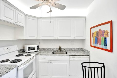 Copropriété à vendre à Delray Beach, Floride: 2 chambres, 83.8 m2 № 2077668 - photo 12