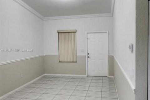 Copropriété à louer à Hialeah, Floride: 3 chambres, 92.16 m2 № 2041124 - photo 16