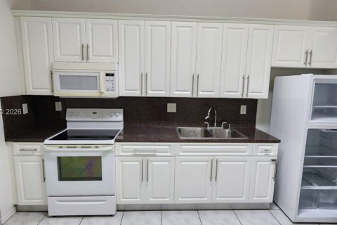Copropriété à louer à Hialeah, Floride: 3 chambres, 92.16 m2 № 2041124 - photo 11