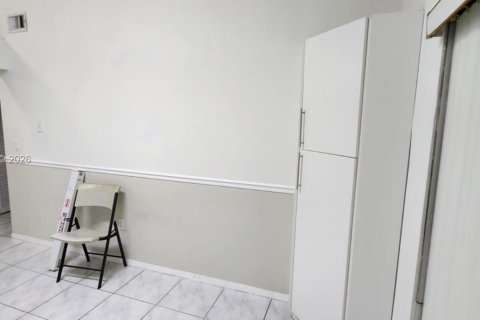 Copropriété à louer à Hialeah, Floride: 3 chambres, 92.16 m2 № 2041124 - photo 14