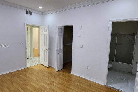 Copropriété à louer à Hialeah, Floride: 3 chambres, 92.16 m2 № 2041124 - photo 6