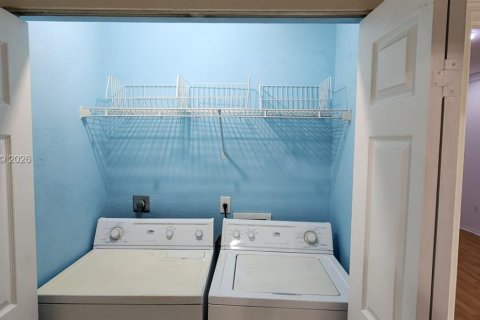 Copropriété à louer à Hialeah, Floride: 3 chambres, 92.16 m2 № 2041124 - photo 9