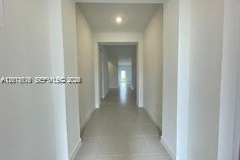 House in Homestead, Florida 3 bedrooms, 173.73 sq.m. № 2076335 - photo 5