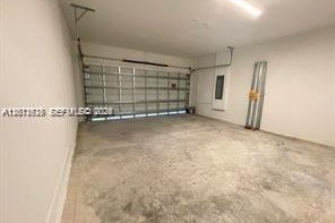 House in Homestead, Florida 3 bedrooms, 173.73 sq.m. № 2076335 - photo 21