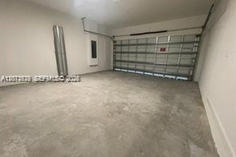 House in Homestead, Florida 3 bedrooms, 173.73 sq.m. № 2076335 - photo 22