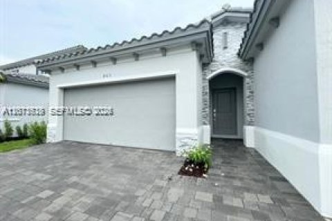 House in Homestead, Florida 3 bedrooms, 173.73 sq.m. № 2076335 - photo 4