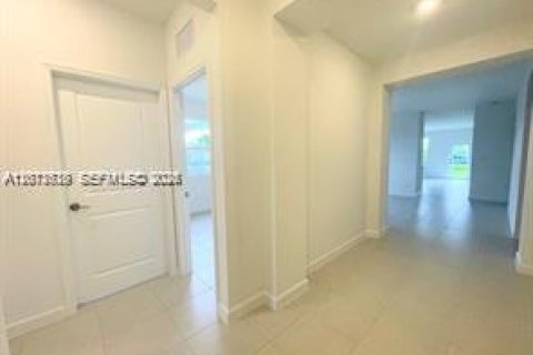 House in Homestead, Florida 3 bedrooms, 173.73 sq.m. № 2076335 - photo 6