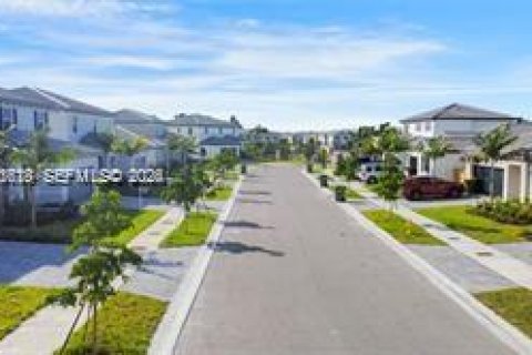 House in Homestead, Florida 3 bedrooms, 173.73 sq.m. № 2076335 - photo 25