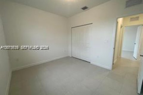 House in Homestead, Florida 3 bedrooms, 173.73 sq.m. № 2076335 - photo 15