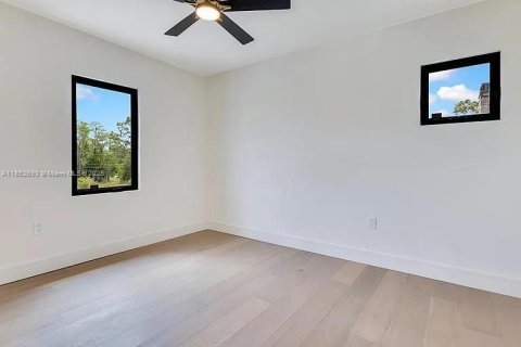 Commercial property in Orlando, Florida № 1877671 - photo 24