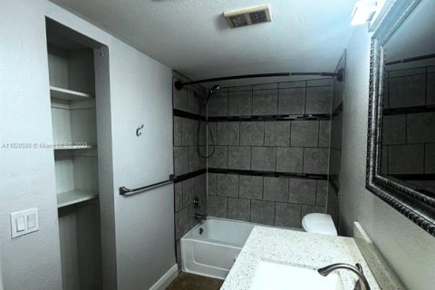 Copropriété à vendre à Sunrise, Floride: 1 chambre, 69.03 m2 № 1977311 - photo 9